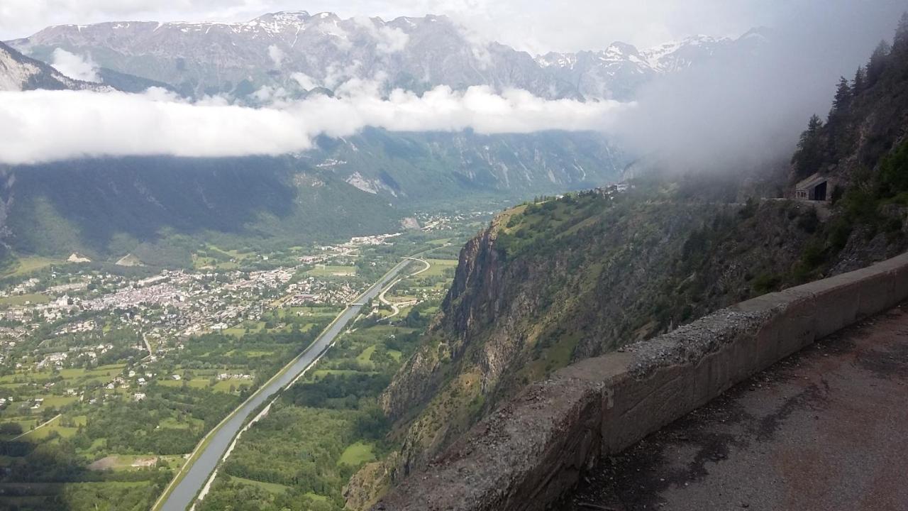 Chalet la Cachette Cyclists&Skiers Le Bourg-dʼOisans Exteriör bild